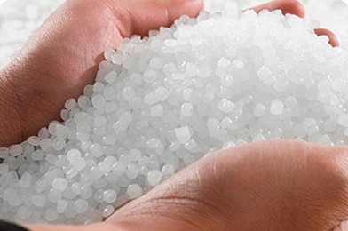 ¿Con que materiales se hacen los envases plásticos?